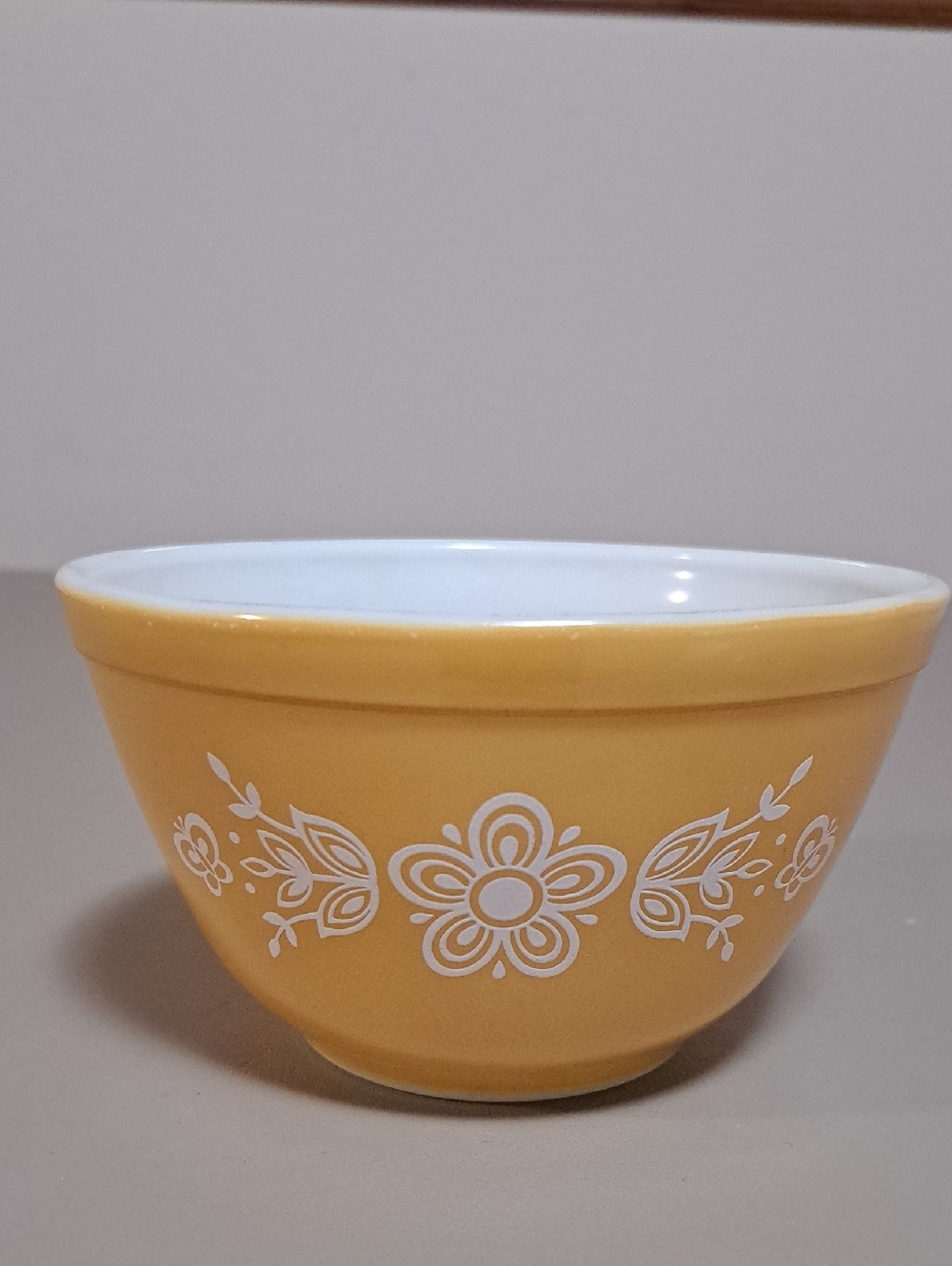 Pyrex Vintage 401 Butterfly Gold 1 1/2 Pint Mixing Serving Bowl